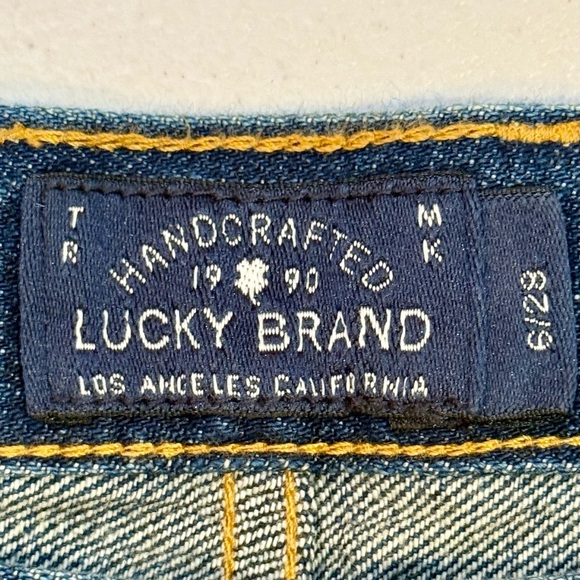 NWT Lucky Brand Women’s Laguna Denim Medium Wash Mid Rise Cotton Short Size 28/6 - Picture 5 of 14